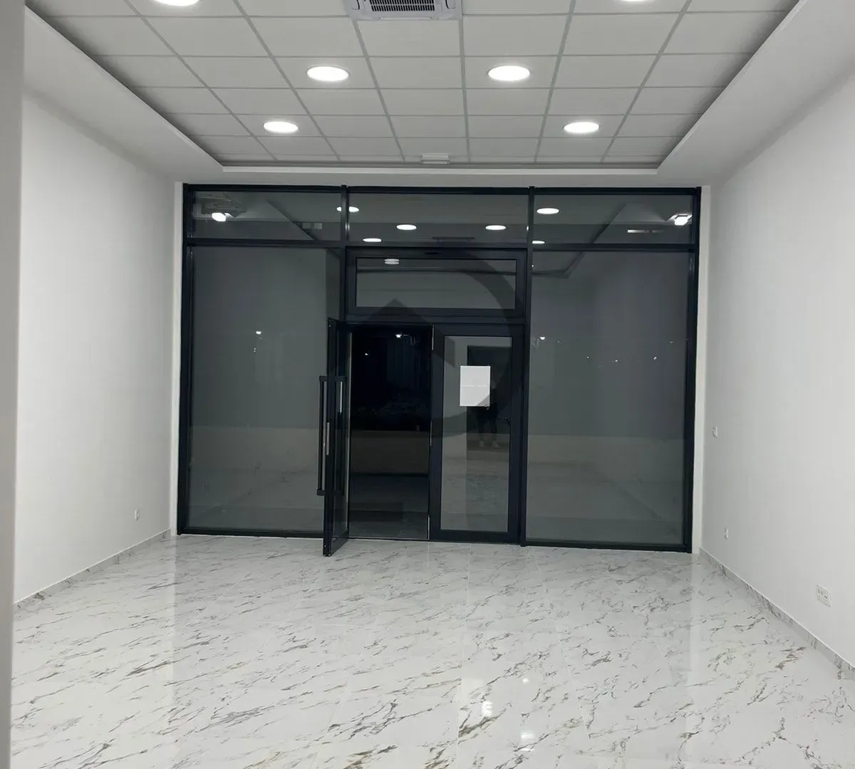 Rent, office space, 48m², Central Point, Podgorica