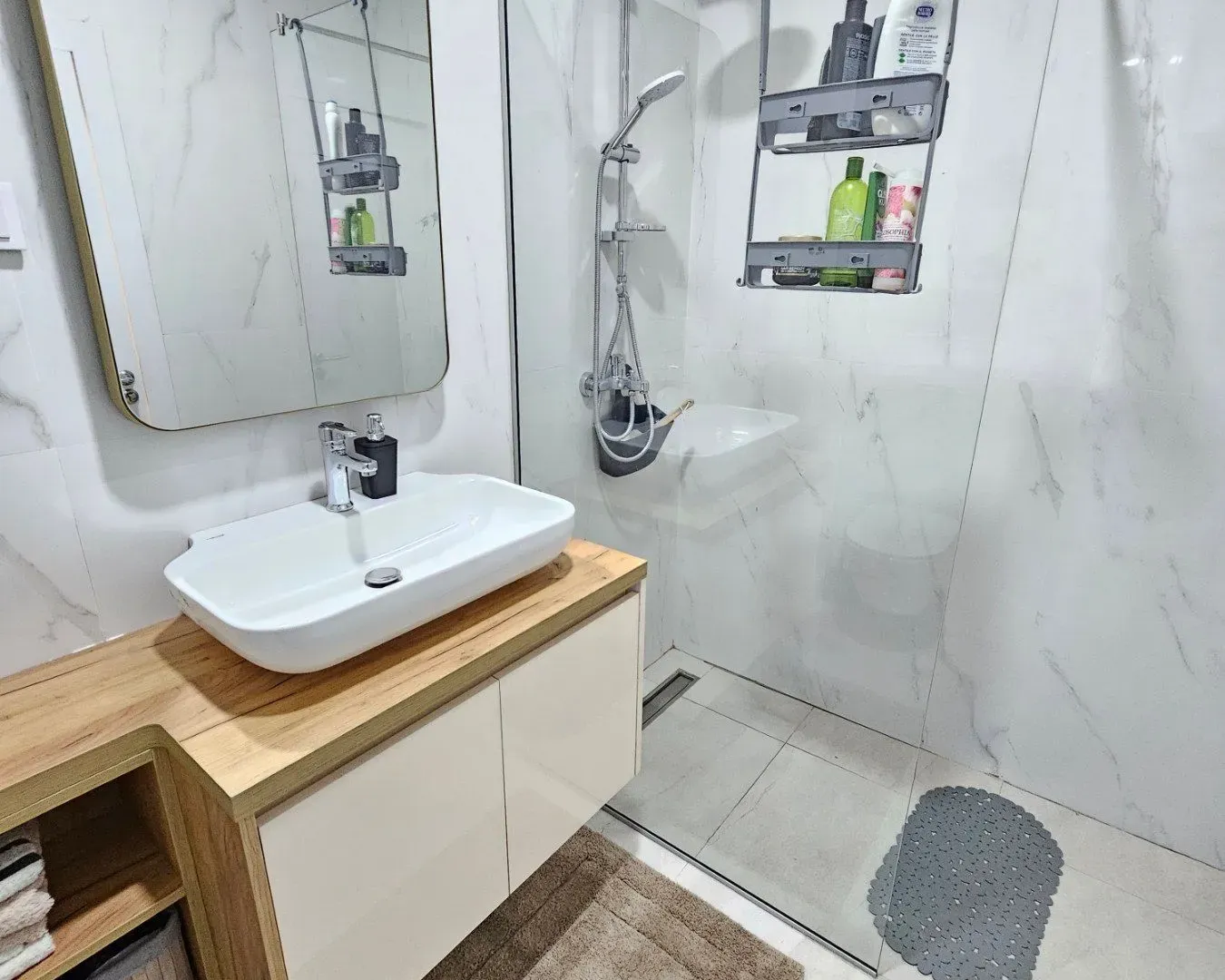 Rent, one bedroom apartment, 57m², Bečići, Budva