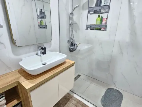 Rent, one bedroom apartment, 57m², Bečići, Budva - image 8