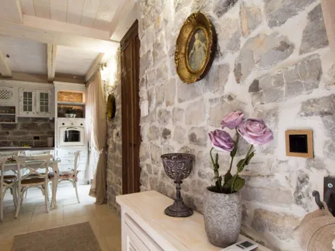 Sale, house, 120m², Tivat, Crna Gora - image 9