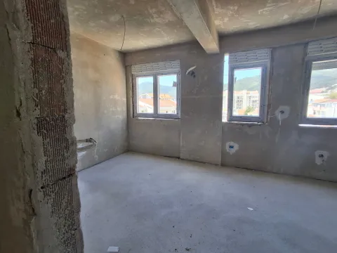 Sale, one bedroom apartment, 38m², Podkošljun, Budva - image 11