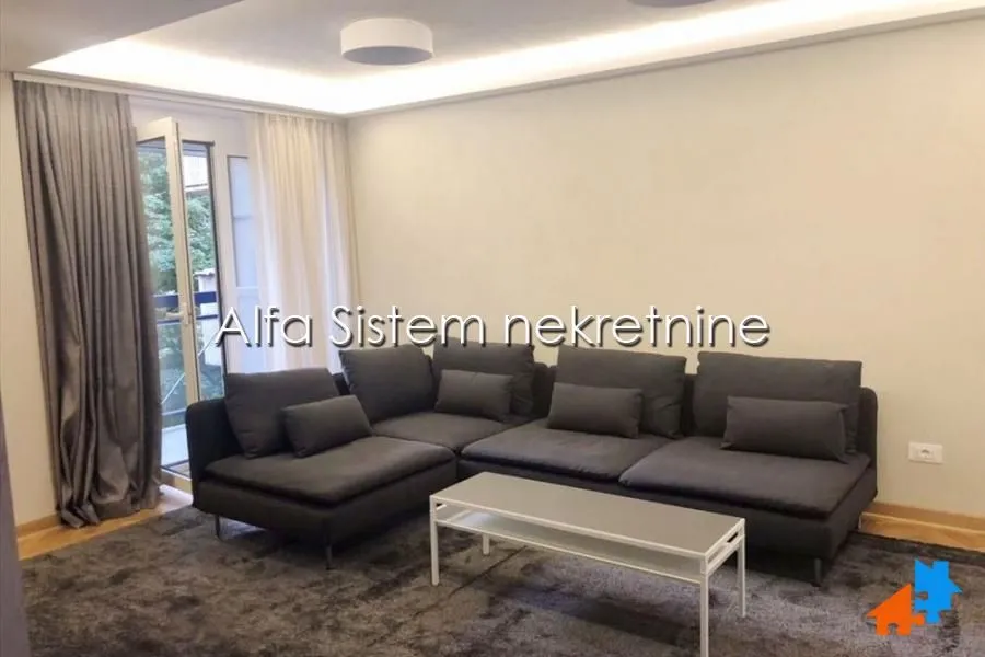 Izdavanje, trosoban stan, 70m², Kalenić Pijaca, Vračar Sve Podlokacije