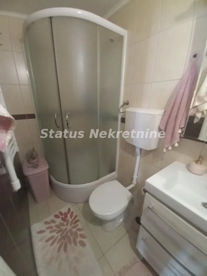 Prodaja, kuća, 170m², Salajka, Novi Sad Sve Podlokacije