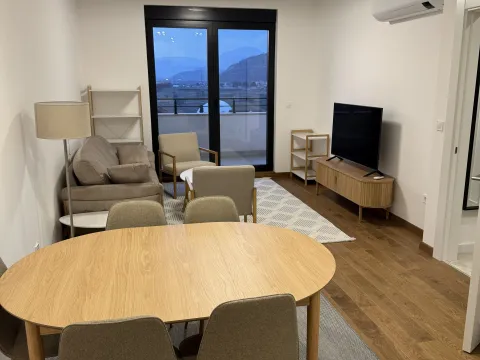 Rent, three bedroom apartment, 96m², Tološka šuma, Podgorica - image 2