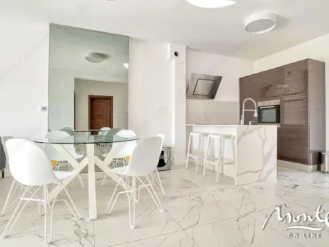 Sale, two bedroom apartment, 85m², Petrovac, Budva - image 16