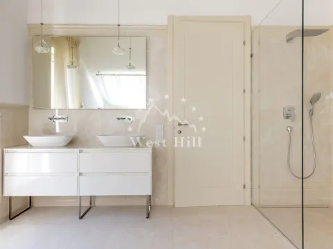 Sale, house, 423m², Lepetani, Tivat - image 25