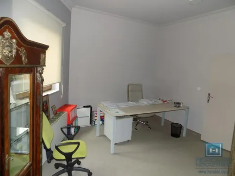 Izdavanje, poslovni prostor, 270m², 7. juli, Paraćin - image 29