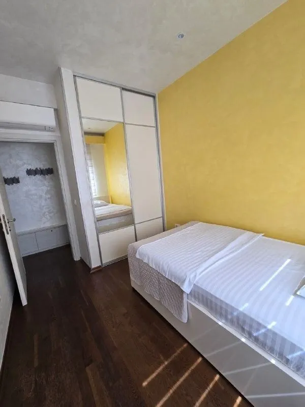 Rent, three bedroom apartment, 120m², Dobrota, Kotor