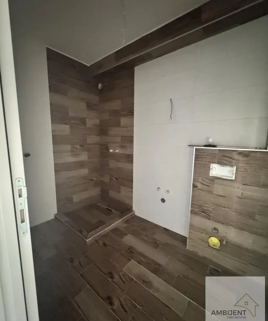 Prodaja, trosoban stan, 71m², Stari Banovci, Stara Pazova