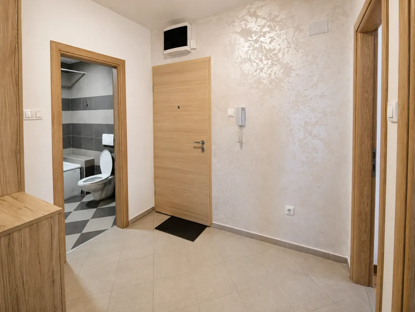 Rent, two bedroom apartment, 65m², Pobrežje, Podgorica