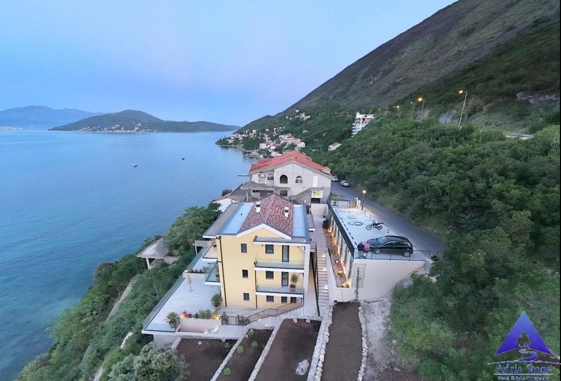 Prodaja, dvosoban stan, 57m², Njivice, Herceg Novi