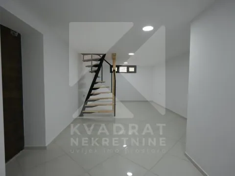 Izdavanje, poslovni prostor, 95m², Pod Goricom, Podgorica - image 9