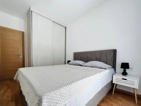 Rent, one bedroom apartment, 45m², Bečići, Budva - image 4