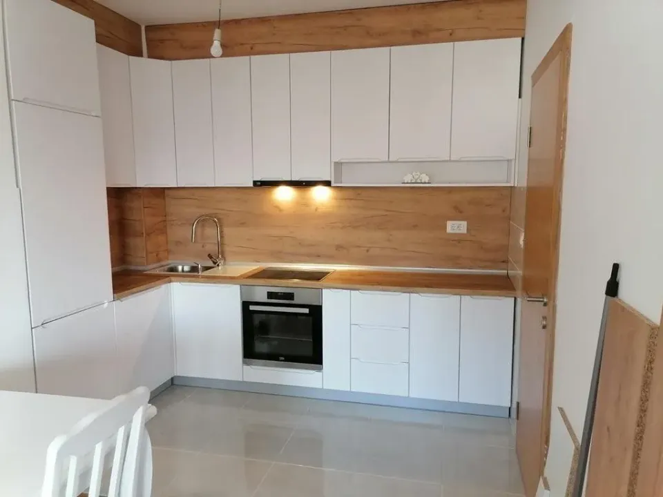 Izdavanje, dvosoban stan, 70m², Ljubović, Podgorica