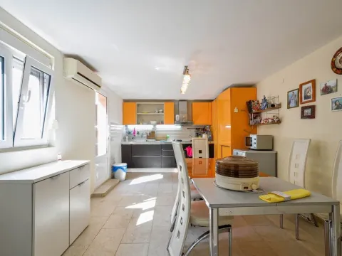 Prodaja, kuća, 220m², Donja Lastva, Tivat - image 6