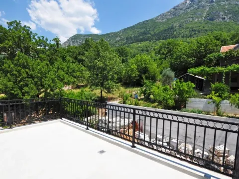 Prodaja, dvosoban stan, 200m², Risan, Kotor - image 24