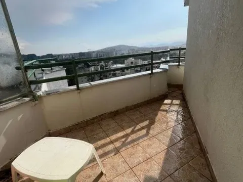 Izdavanje, jednosoban stan, 42m², Blok 6, Podgorica - image 8