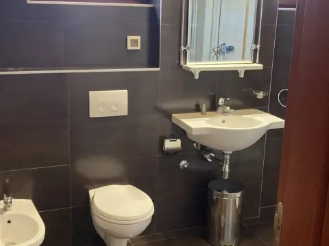 Izdavanje, trosoban stan, 120m², Savski Venac, Beograd - image 8