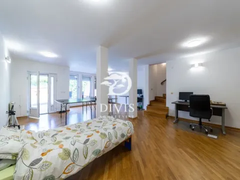 Sale, house, 302m², Višnjička Banja, Palilula Sve Podlokacije - image 6