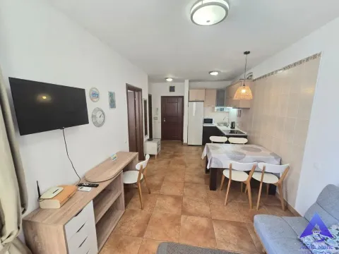 Prodaja, jednosoban stan, 38m², Podkošljun, Budva - image 1