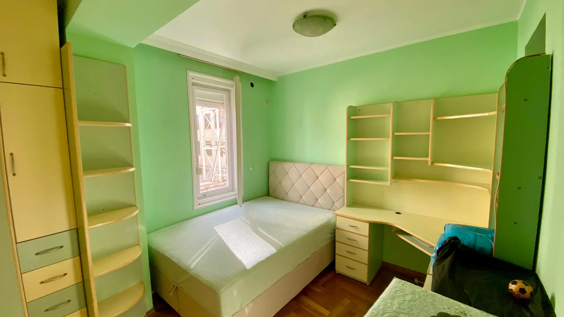 Izdavanje, dvosoban stan, 97m², Centar, Podgorica