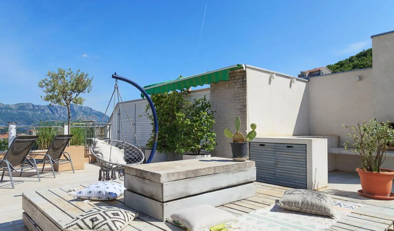 Prodaja, trosoban stan, 85m², Centar, Budva