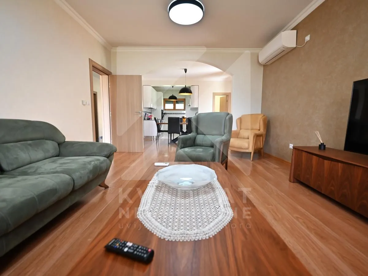 Sale, house, 200m², Rogami, Podgorica