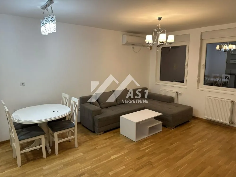 Izdavanje, trosoban stan, 76m², Podbara, Novi Sad Sve Podlokacije