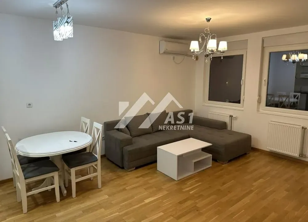 Izdavanje, trosoban stan, 76m², Podbara, Novi Sad Sve Podlokacije