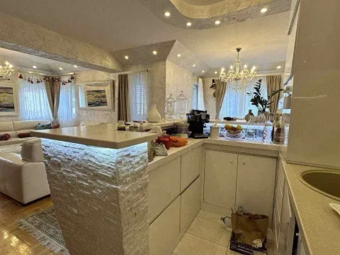 Sale, two bedroom apartment, 90m², Budva, Crna Gora - image 17