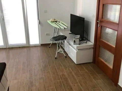 Izdavanje, jednosoban stan, 54m², Sutomore, Bar - image 5