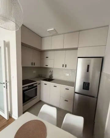 Izdavanje, jednosoban stan, 43m², Pobrežje, Podgorica