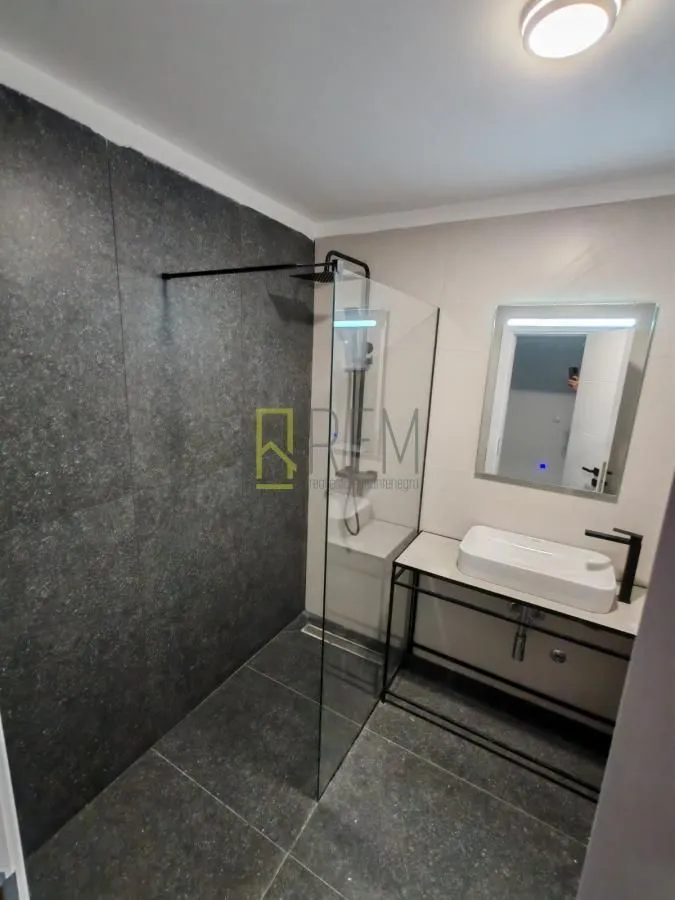 Prodaja, dvosoban stan, 79m², Momišići, Podgorica