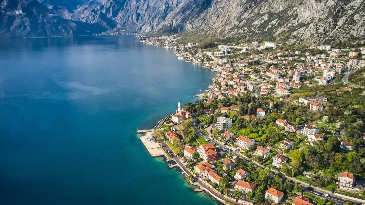 Prodaja, dvosoban stan, 129m², Dobrota, Kotor