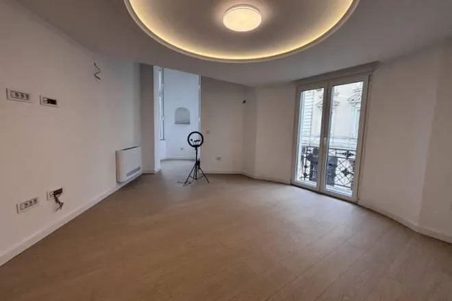 Izdavanje, poslovni prostor, 115m², Savski Venac, Beograd