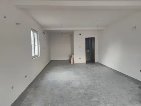 Sale, house, 250m², Karaburško Polje, Podgorica - image 15