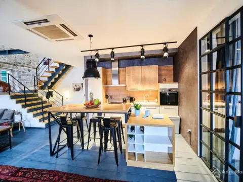 Prodaja, dvosoban stan, 108m², Kotor, Crna Gora - image 3