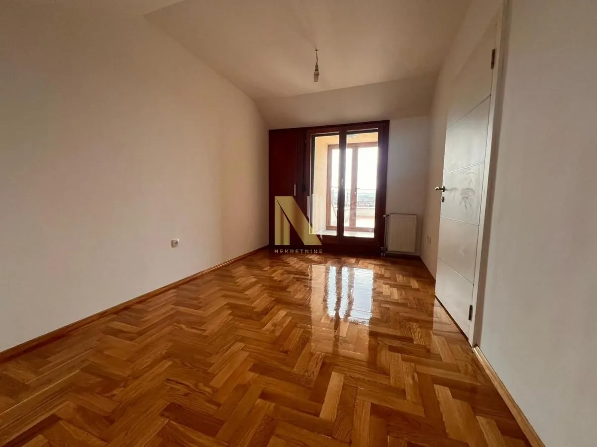 Prodaja, četvorosoban stan, 117m², Bulevar Evrope, Novi Sad Sve Podlokacije