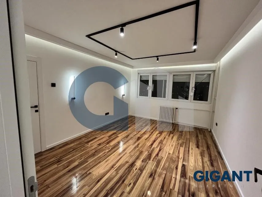 Prodaja, trosoban stan, 73m², Karaburma, Palilula Sve Podlokacije