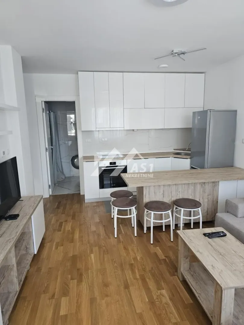 Izdavanje, dvosoban stan, 40m², Petrovaradin, Novi Sad