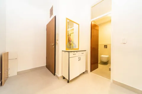 Rent, two bedroom apartment, 65m², Stari Aerodrom, Podgorica - image 10