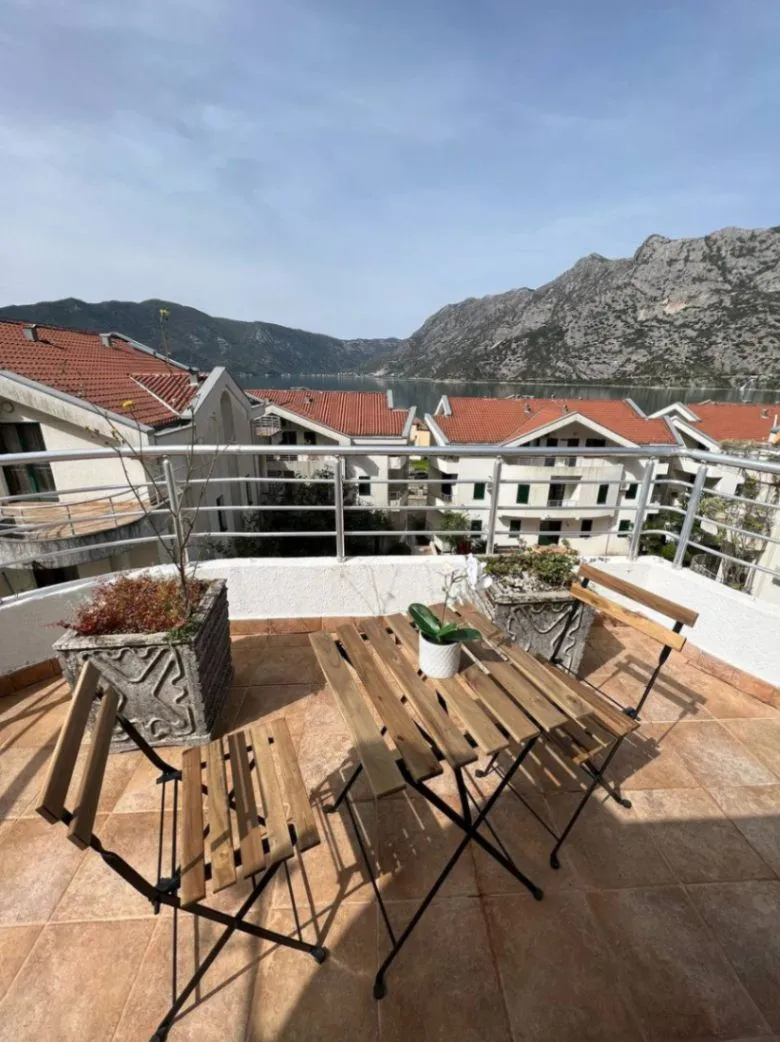 Prodaja, trosoban stan, 130m², Risan, Kotor