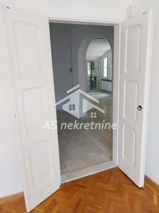 Rent, house, 260m², Neimar, Vračar Sve Podlokacije