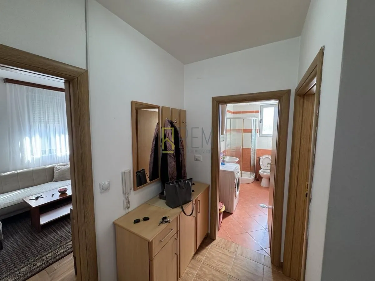 Izdavanje, jednosoban stan, 42m², Momišići, Podgorica