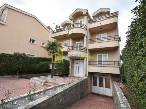 Izdavanje, poslovni prostor, 200m², Tološi, Podgorica - image 6