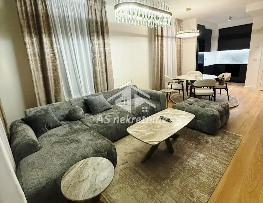 Izdavanje, trosoban stan, 76m², Savski Venac, Beograd