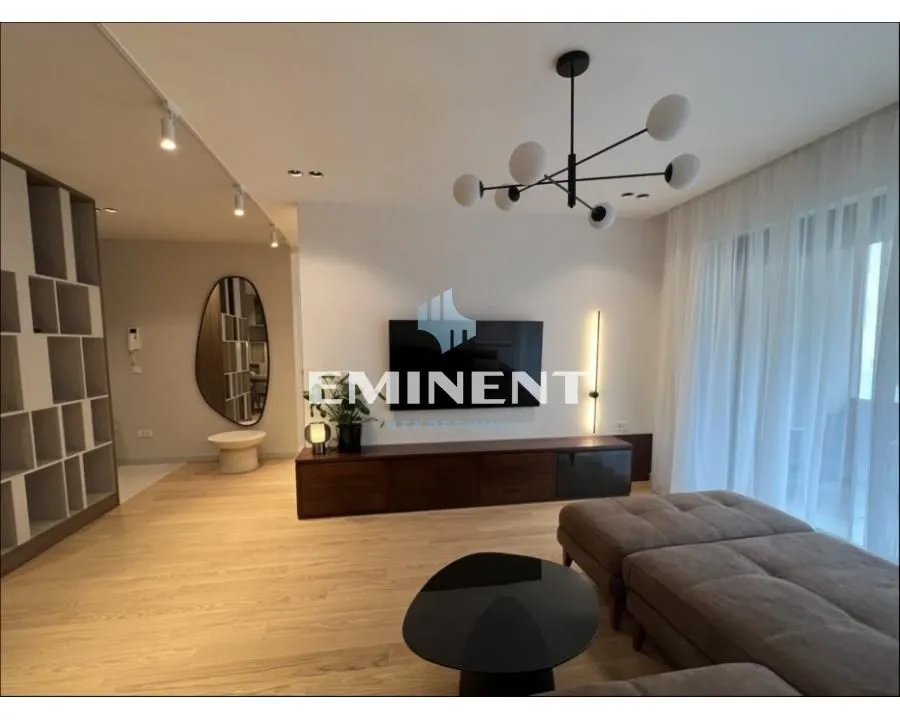 Izdavanje, četvorosoban stan, 112m², Stari Grad, Beograd