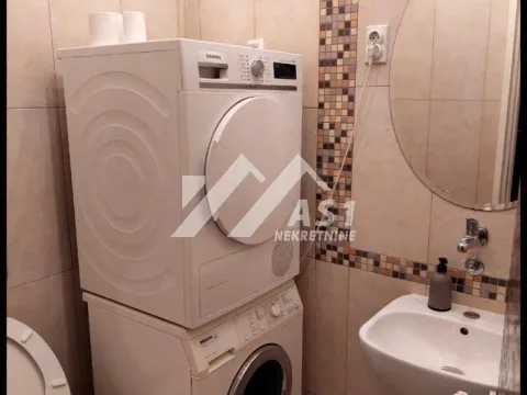 Izdavanje, trosoban stan, 91m², Centar, Novi Sad - image 8