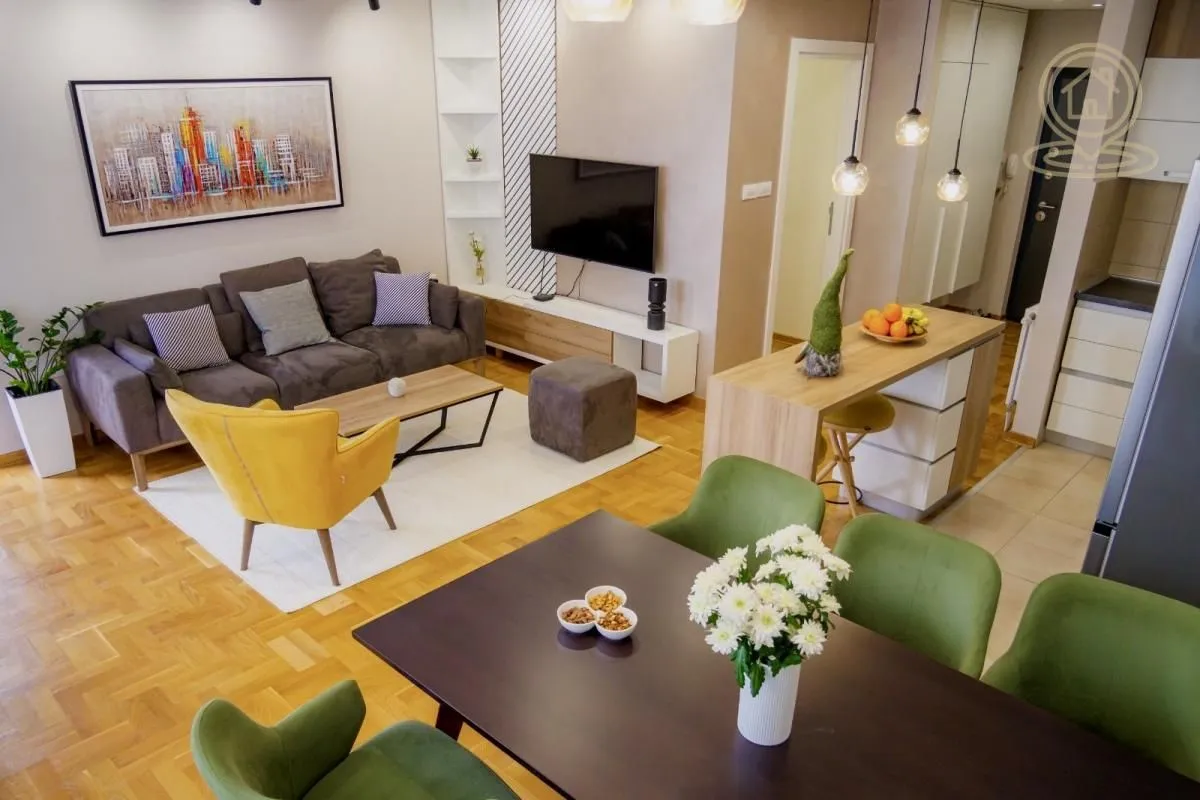 Izdavanje, trosoban stan, 72m², Medijana, Niš