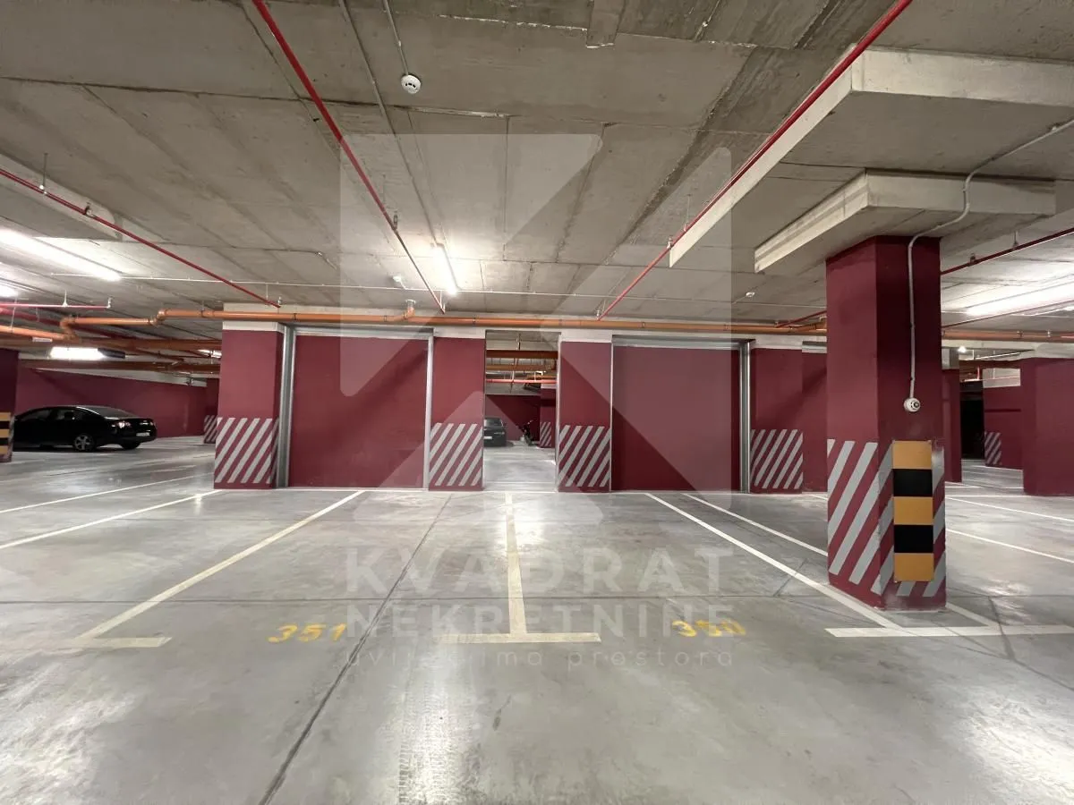 Prodaja, trosoban stan, 104m², Stari Aerodrom, Podgorica